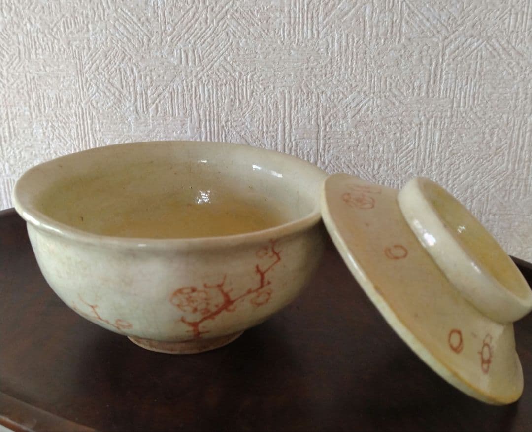 《maruです。》御深井焼梅の図蓋付茶碗
