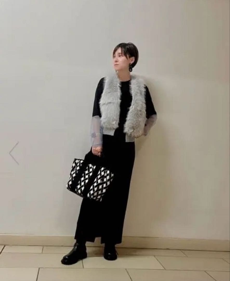 新品three four time♡フェイクファー切替ジレ♡グレー