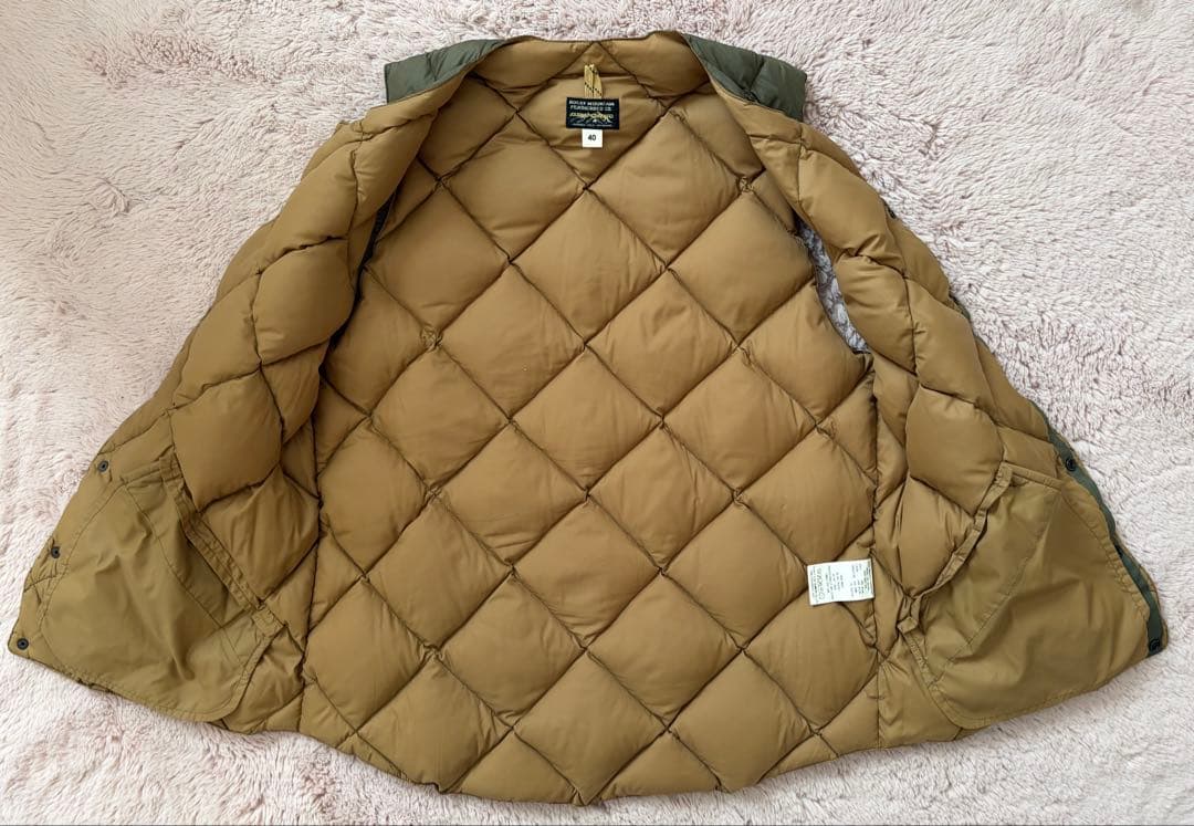 【別注】ROCKY MOUNTAIN FEATHERBED CO. ダウンベスト