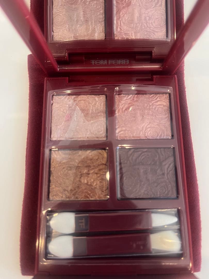 TOM FORD アイシャドウ　アイカラークォード01RE ローズエクスポーズド