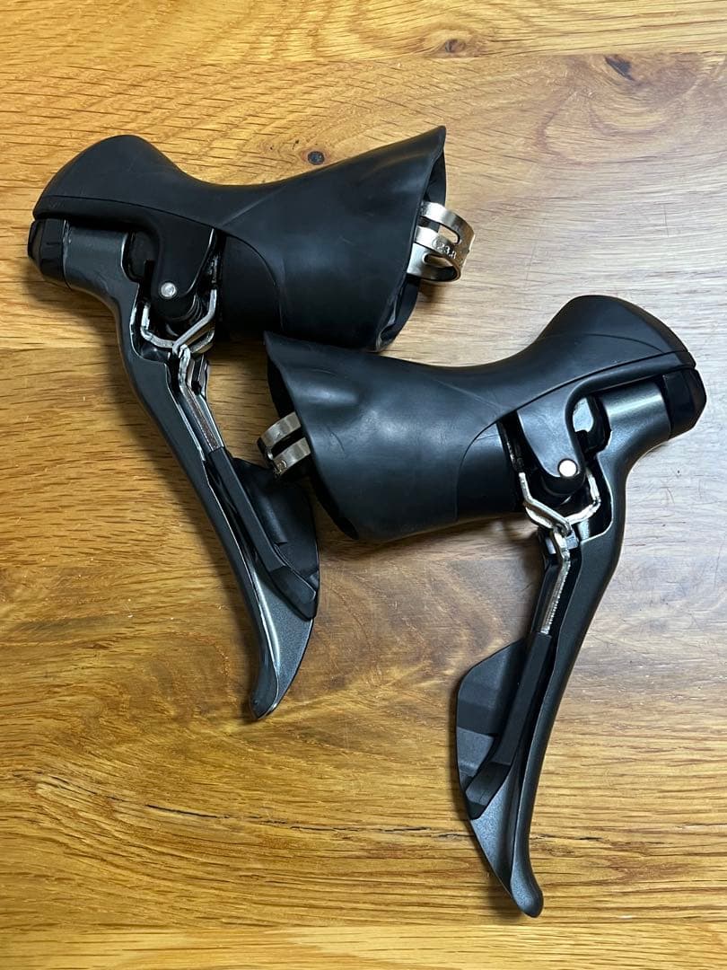 Shimano Claris R2000 2X8シフター・レバー 2個セット