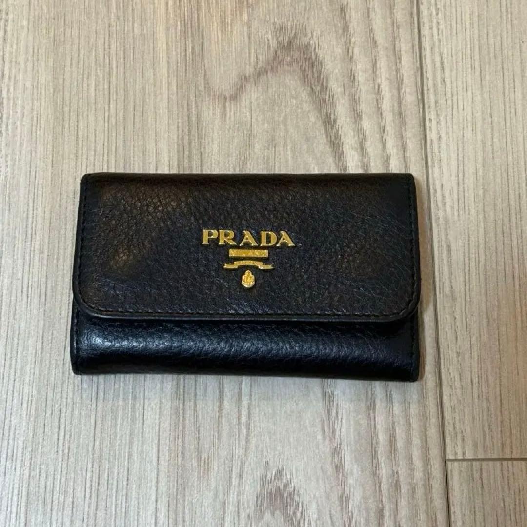 PRADA【プラダ】ブラックレザーキーケース