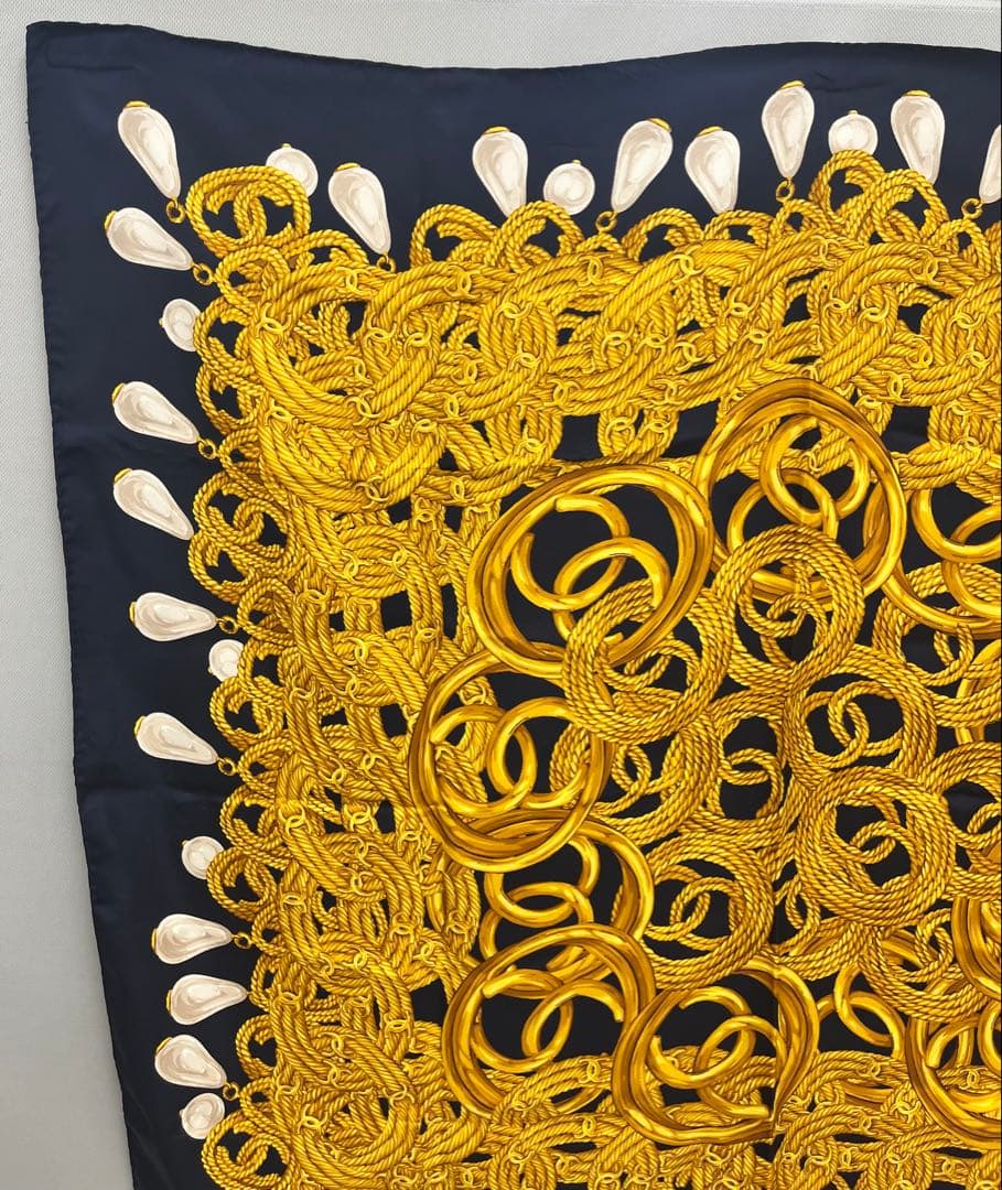 CHANEL ネイビー ゴールド スカーフ ココマークアクセサリー柄 シャネル
