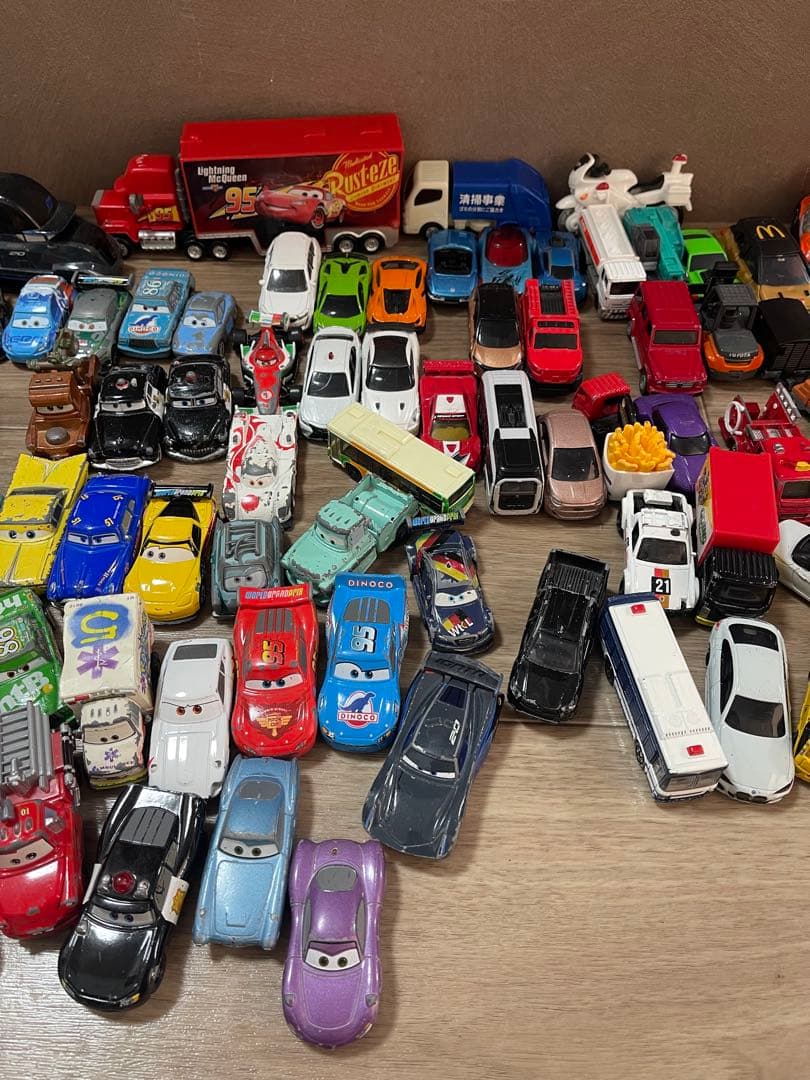 トミカ　カーズ　トーマス　100台以上まとめ売り　（廃盤レア含む）