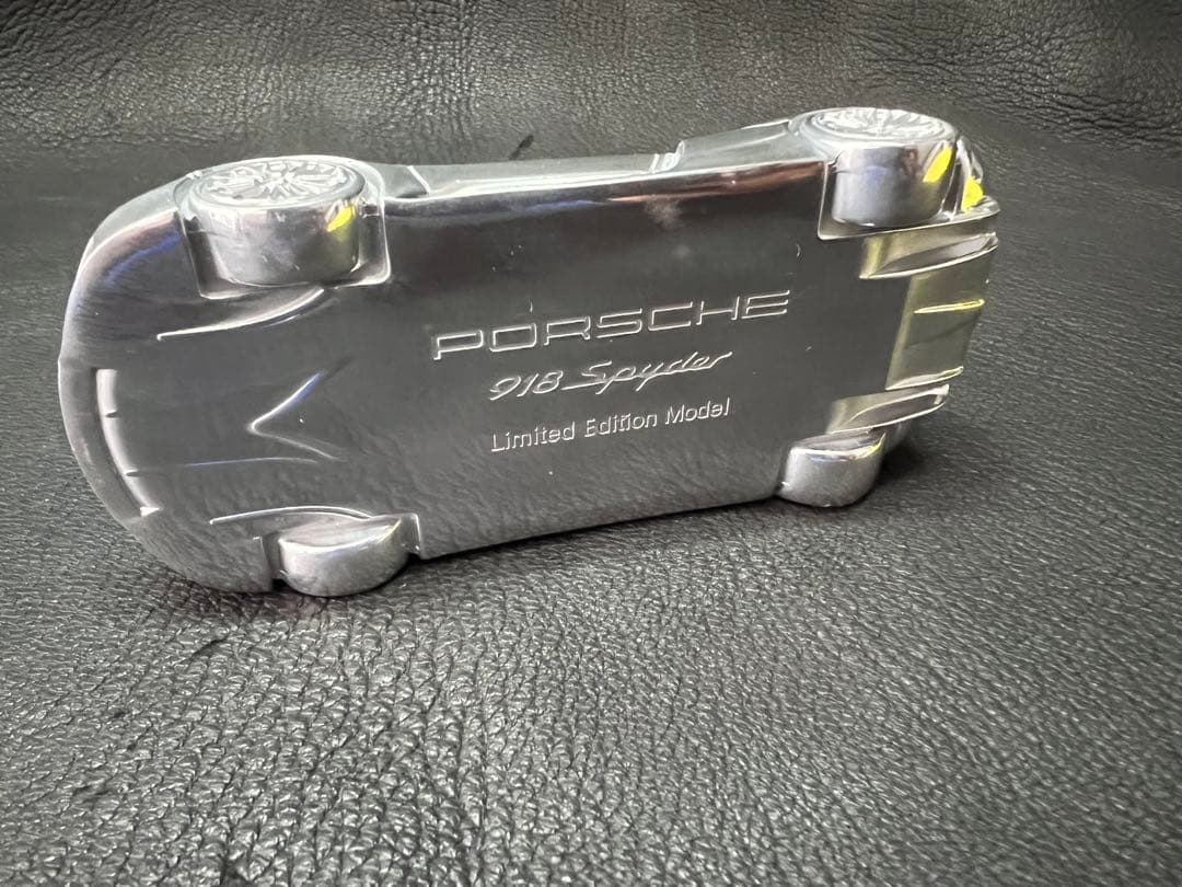 【ポルシェ918スパイダー】メタル ミニカー ペーパーウェイト　非売品