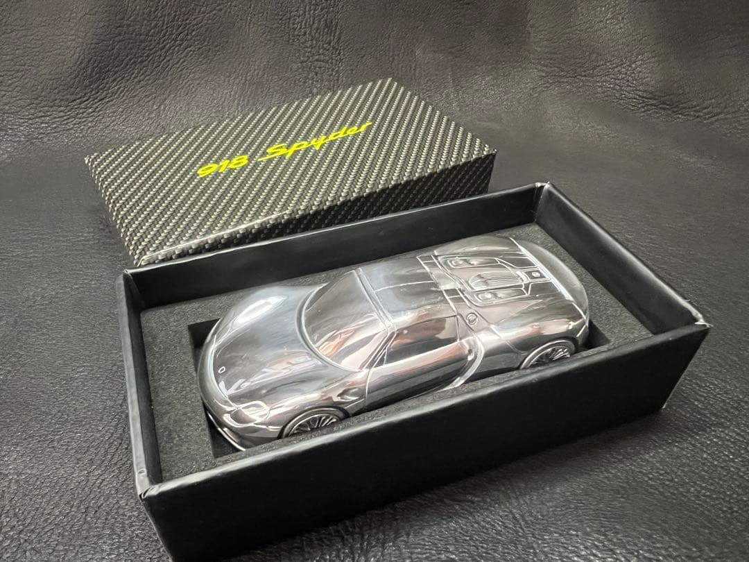 【ポルシェ918スパイダー】メタル ミニカー ペーパーウェイト　非売品