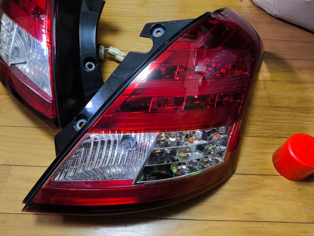 スイフト ZC32S ZC72S テールランプ 左右セット