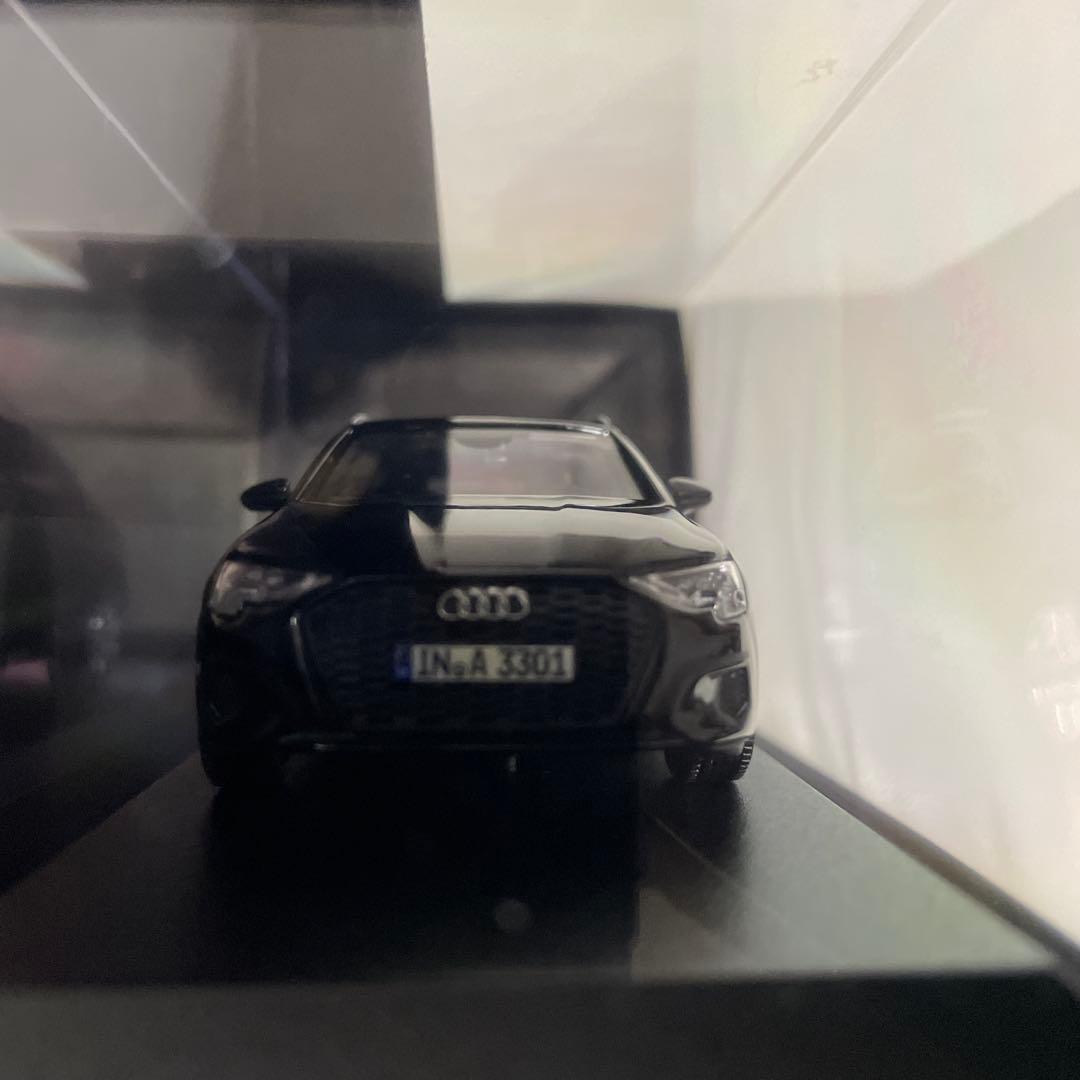 ミニカー アウディ AUDI A3スポーツバック 1：43