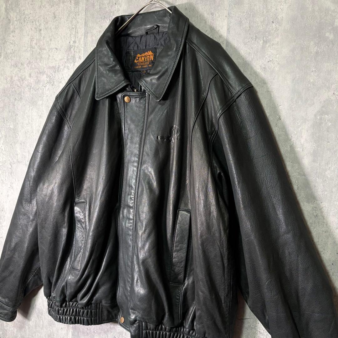 極上 レザー ジャケット ロゴエンボス 黒 本革 肩パッドなし