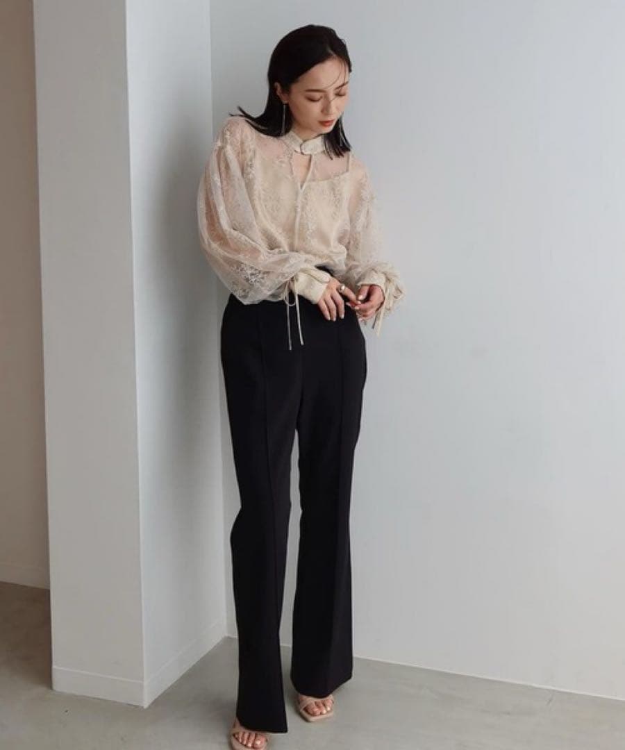 anuans フラワーエンブロイダリーブラウス ¥18,700