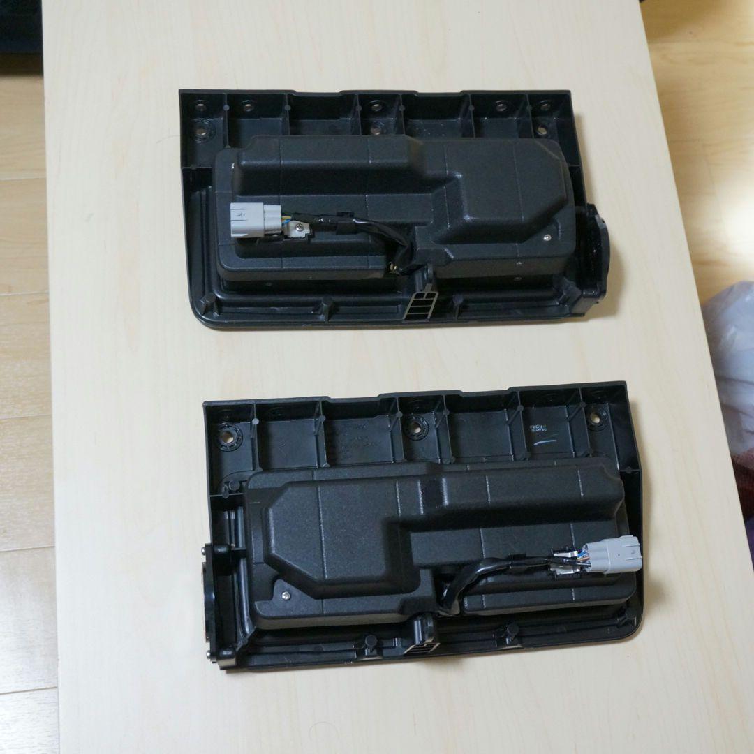 日野 17プロフィア 純正 LEDテールランプ