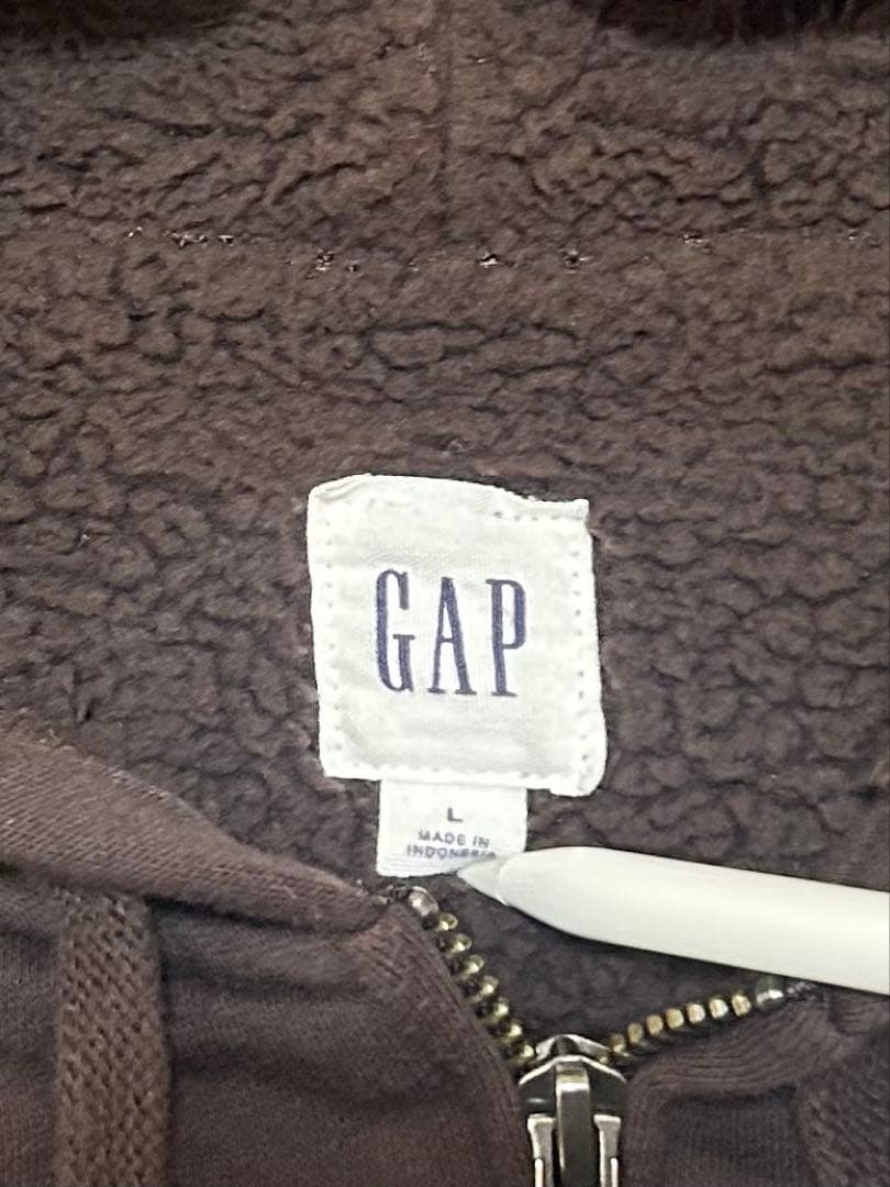 GAP ダークブラウンジップアップパーカ ー