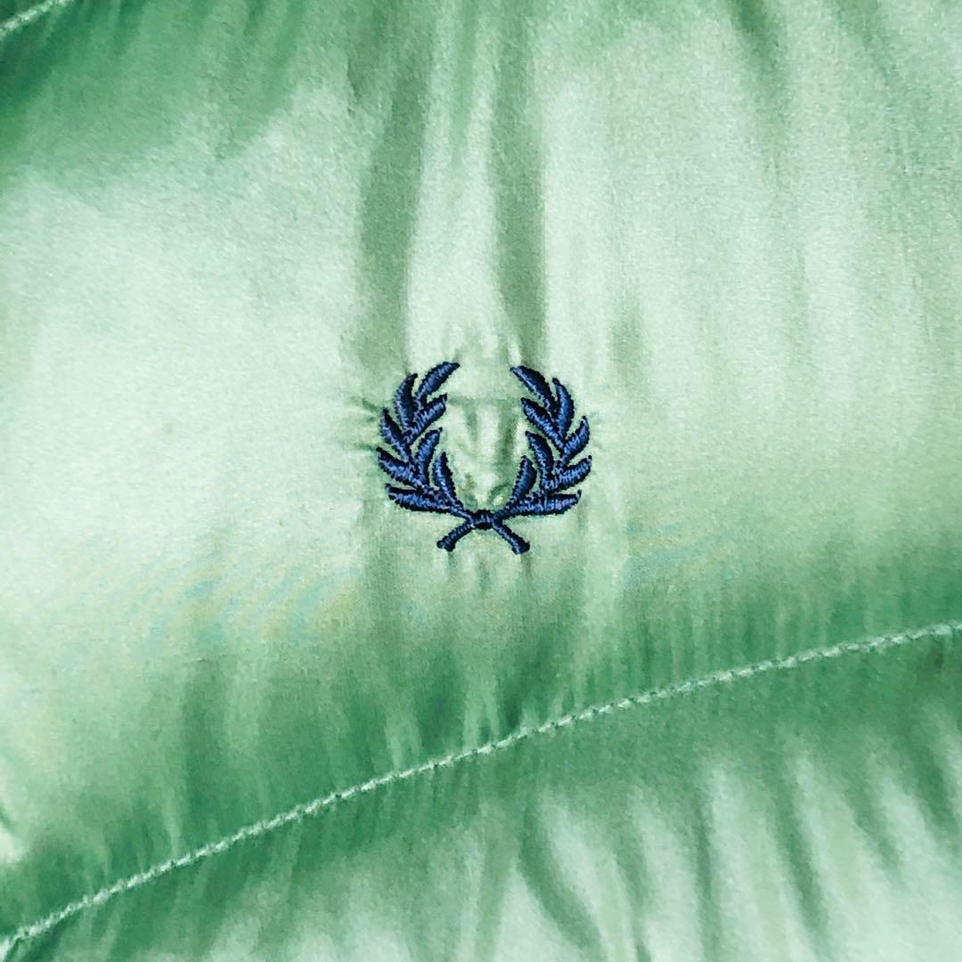 【定番デザイン】フレッドペリー ダウンベスト 刺繍ロゴ ナイロンベスト 緑 M