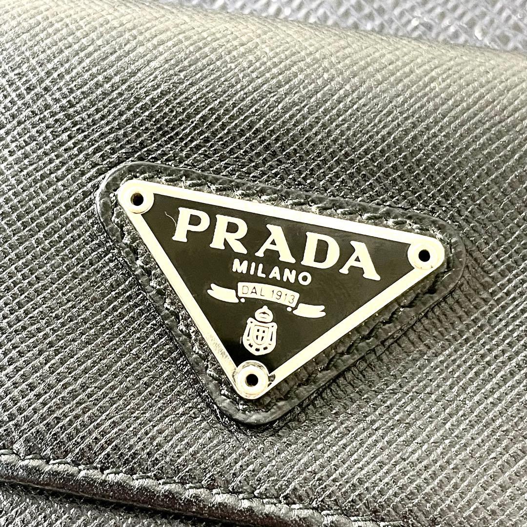 プラダ　PRADA キーケース　キーホルダー　三角ロゴ　三角プレート　ブラック