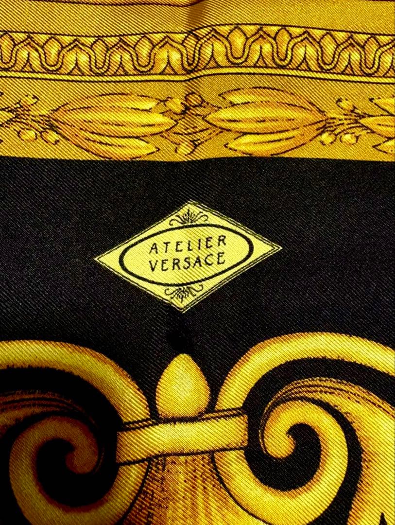Versace スカーフ シルク100% ゴールド イエロー オーク ※タグ無し