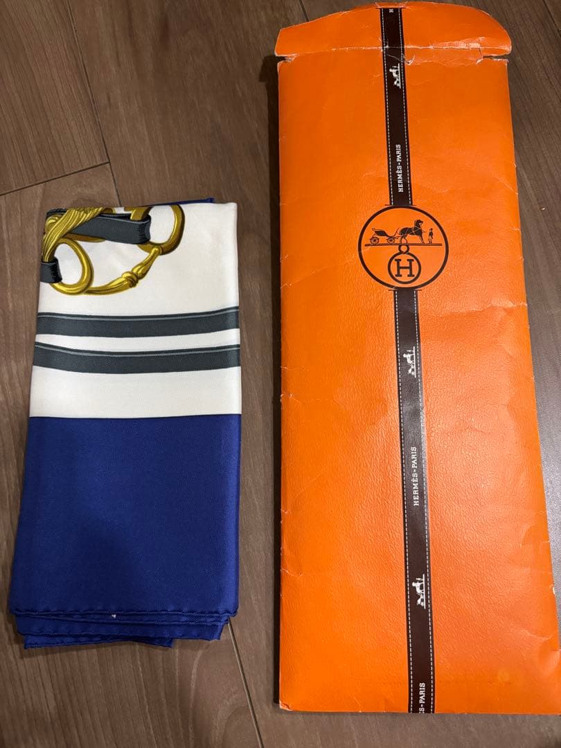 ぽ*ち様 HERMES スカーフ　90 未使用　美品
