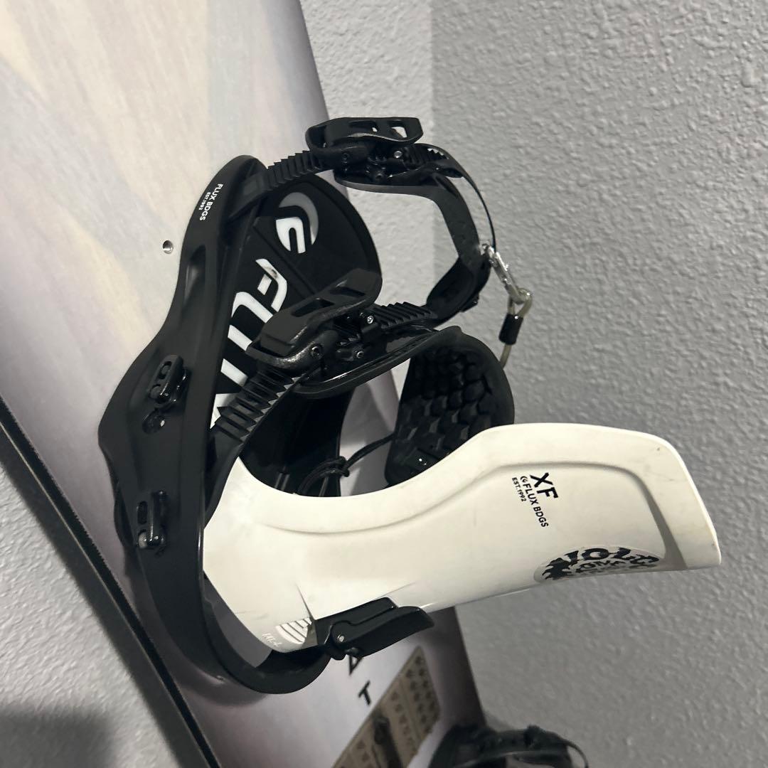 スノーボードビィンディングセット JONES STRATOS / FLUX XF