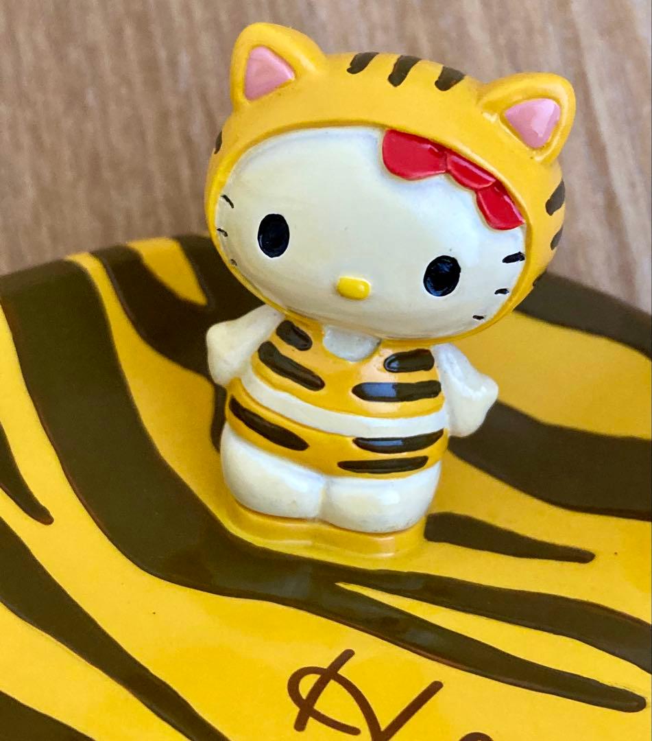 希少 サンリオ ハローキティ ハート型小物入れ ヒョウ柄キティちゃん2002年
