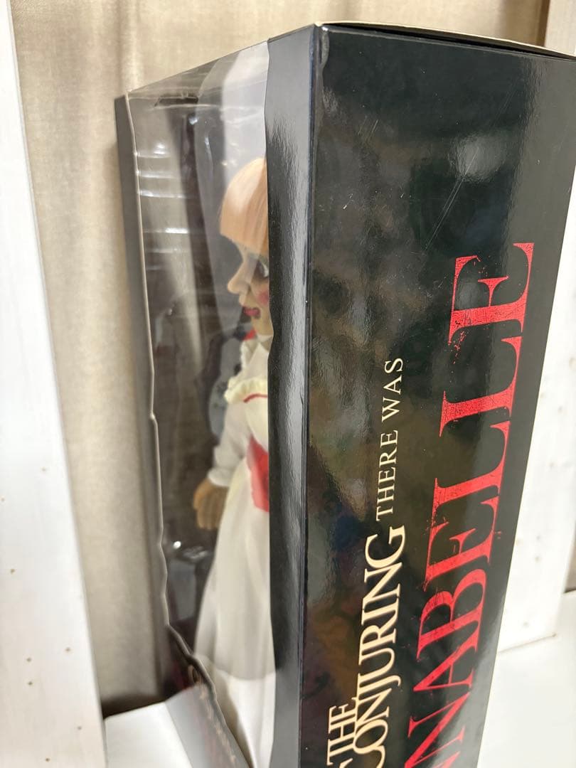 アナベル　死霊館　ドール　フィギュア　MEZCO