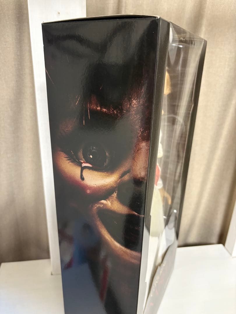 アナベル　死霊館　ドール　フィギュア　MEZCO