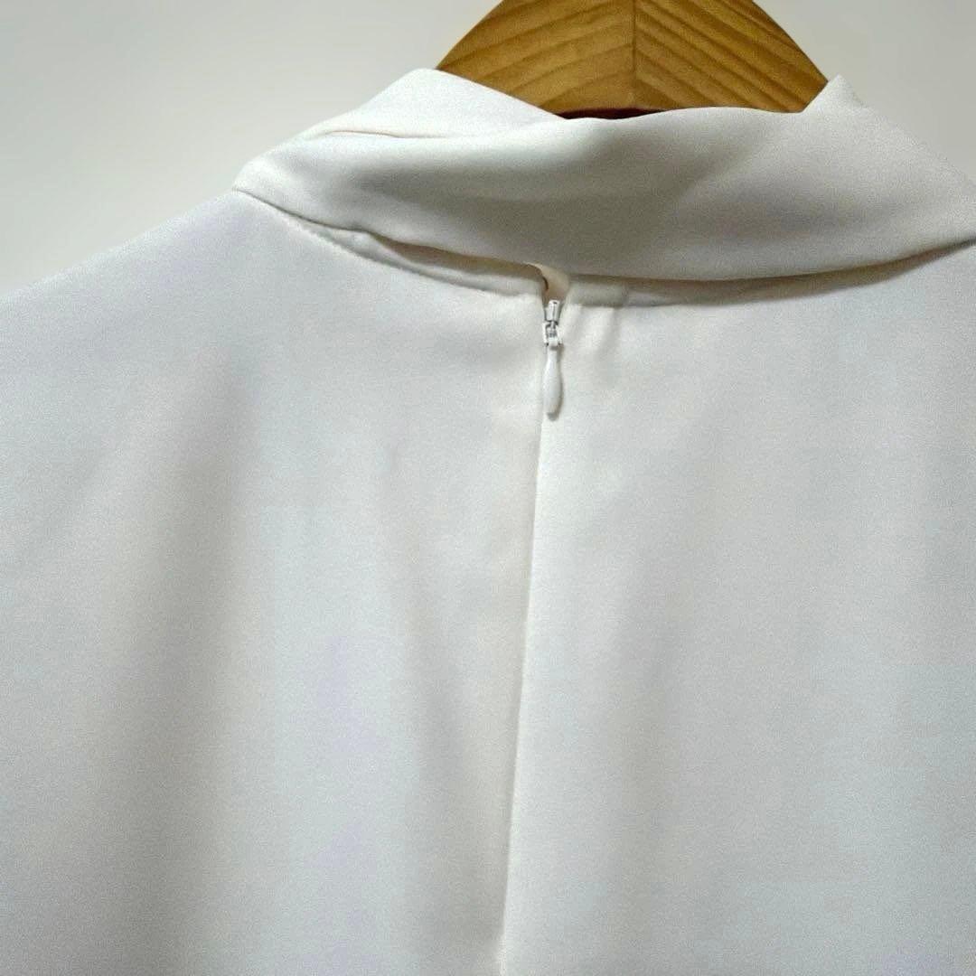 新品　SOEJU ソージュ　サテンバックリボンロングスリーブブラウス　ホワイト