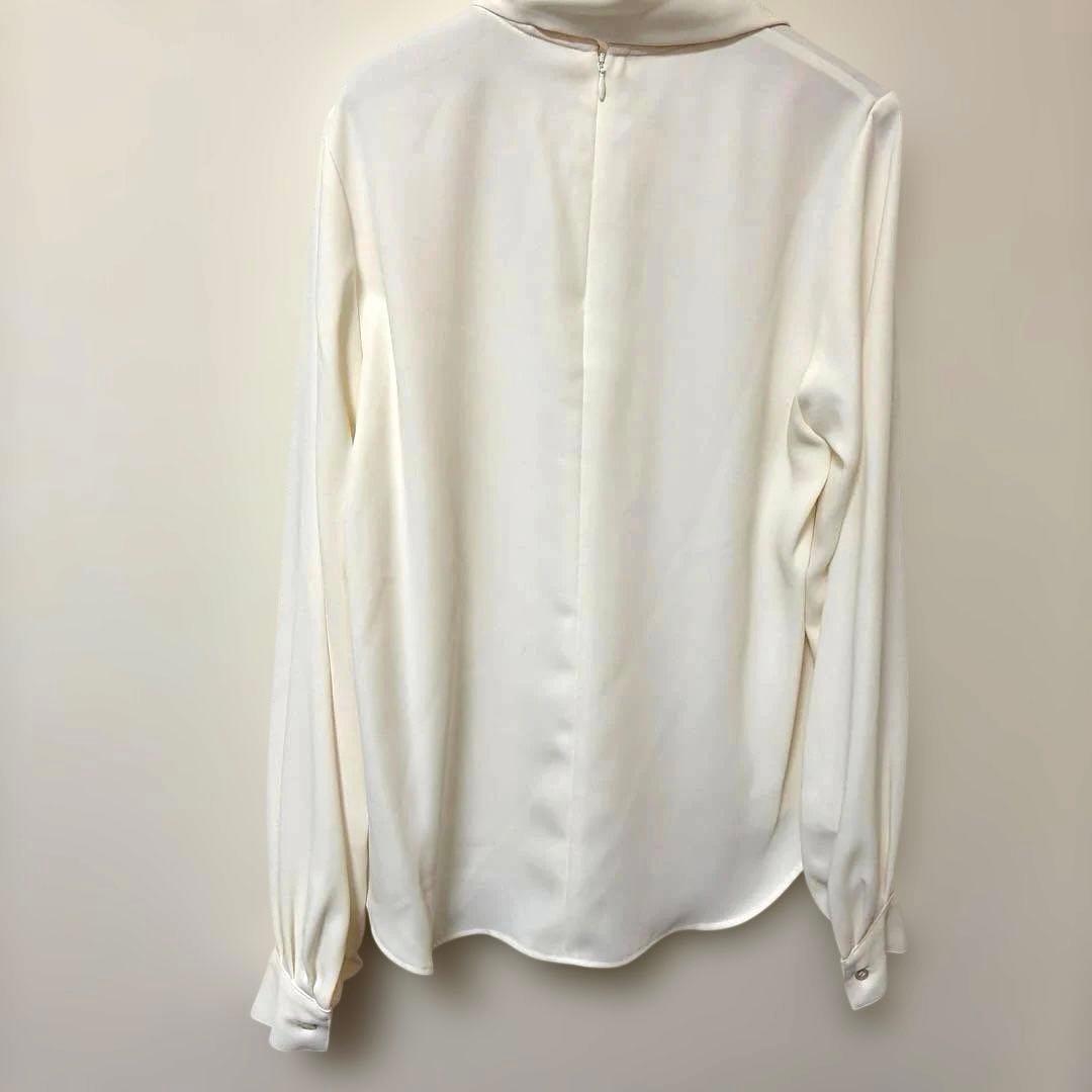 新品　SOEJU ソージュ　サテンバックリボンロングスリーブブラウス　ホワイト