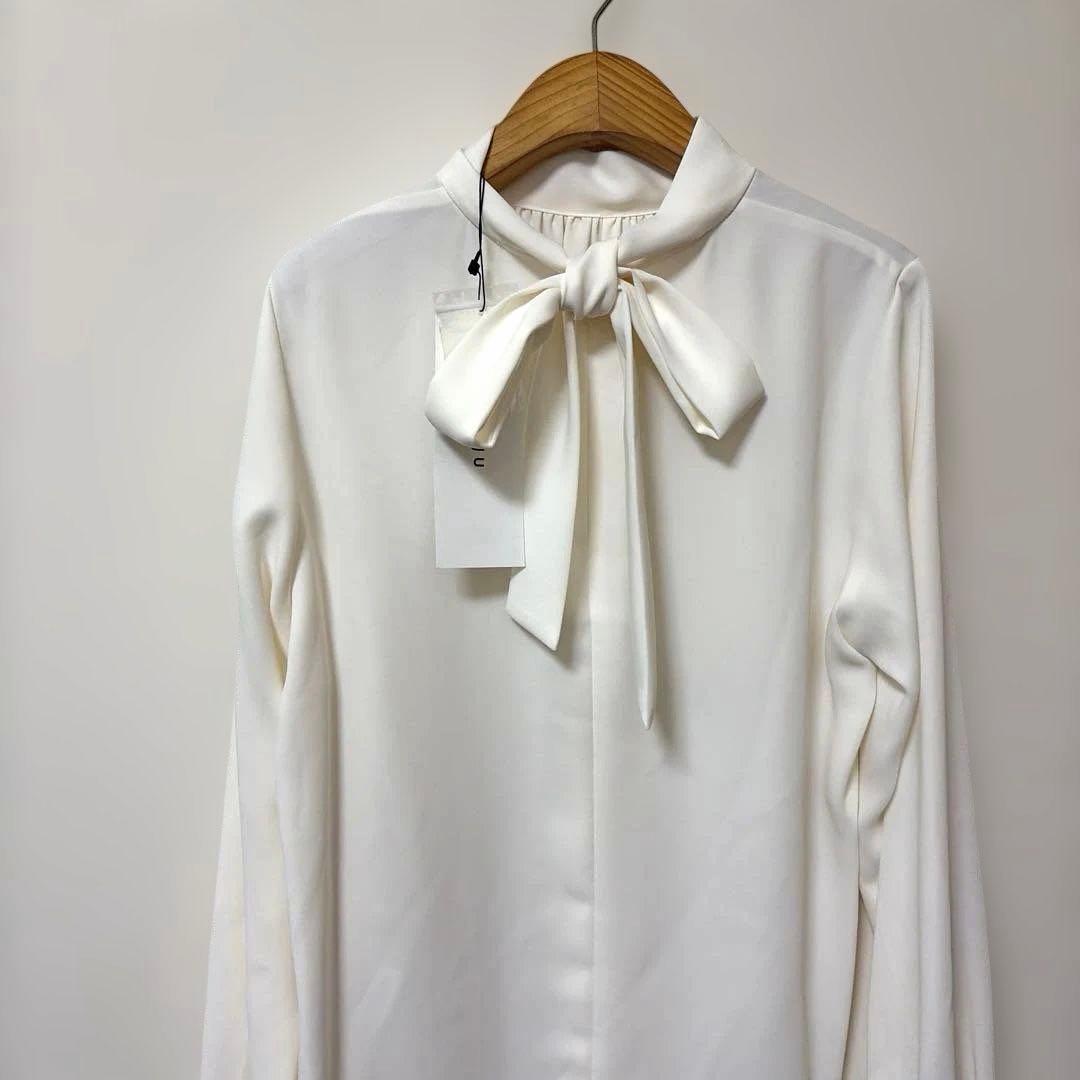 新品　SOEJU ソージュ　サテンバックリボンロングスリーブブラウス　ホワイト