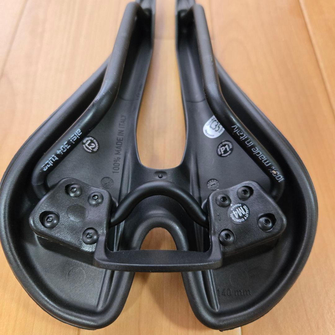 SELLE SMP EVO PLUS サドル