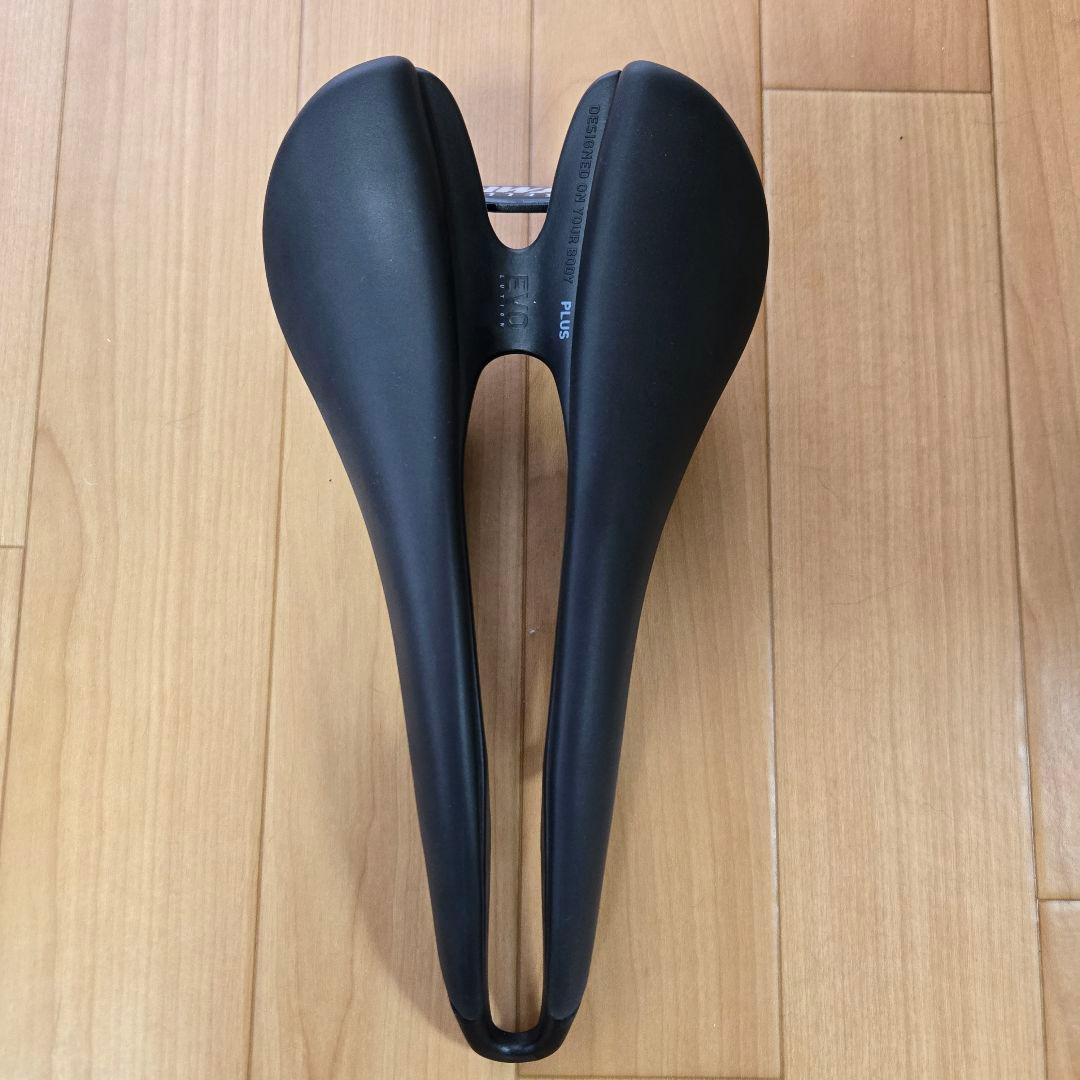 SELLE SMP EVO PLUS サドル