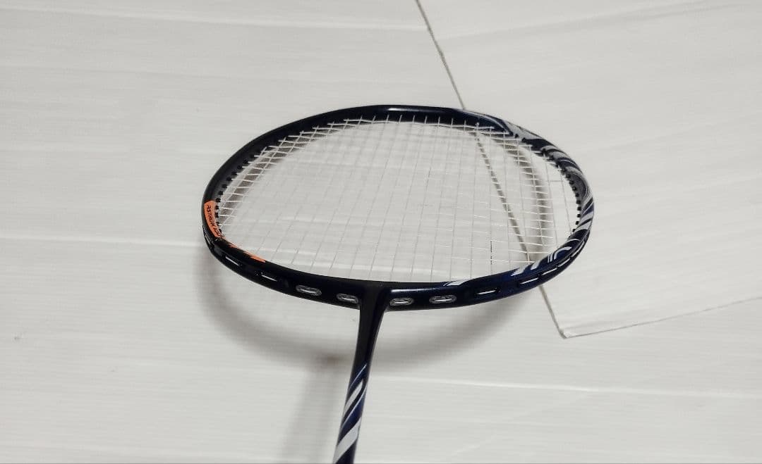 2箇所軽ヒビ有り　YONEX 　ASTROX 100 ZZ　 3U5G