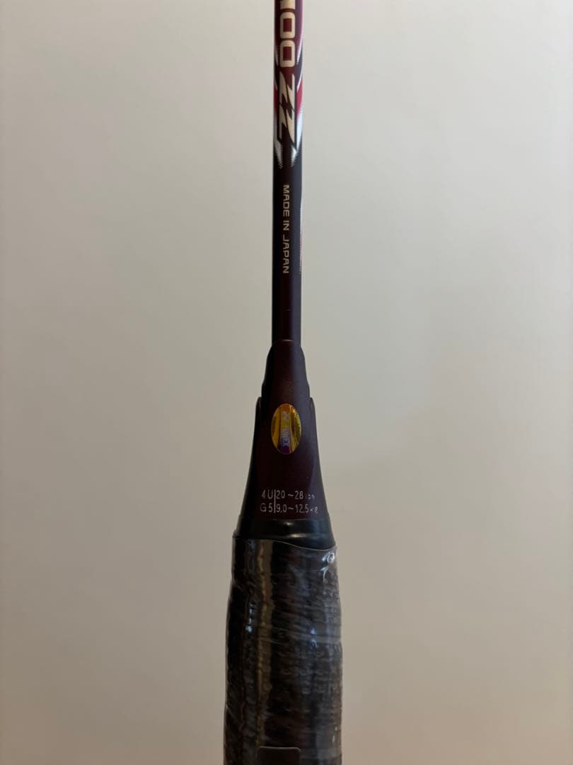 【新品未使用】YONEX アストロクス100ZZ 4U5 クレナイ