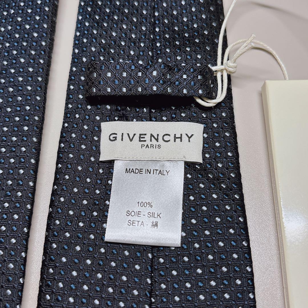 未使用 GIVENCHY ネクタイ ロゴ入り 小紋 ドット柄 ネイビー 伊製