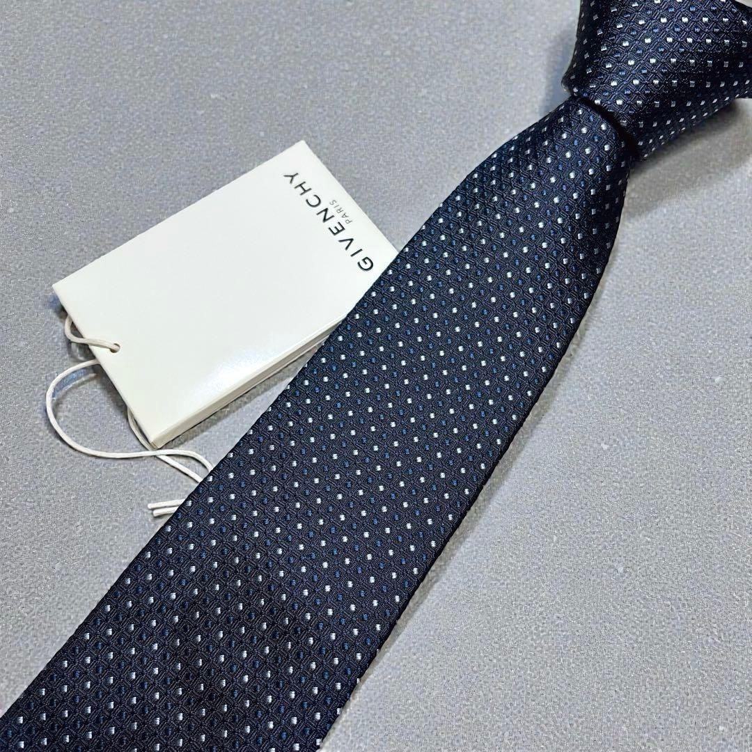 未使用 GIVENCHY ネクタイ ロゴ入り 小紋 ドット柄 ネイビー 伊製