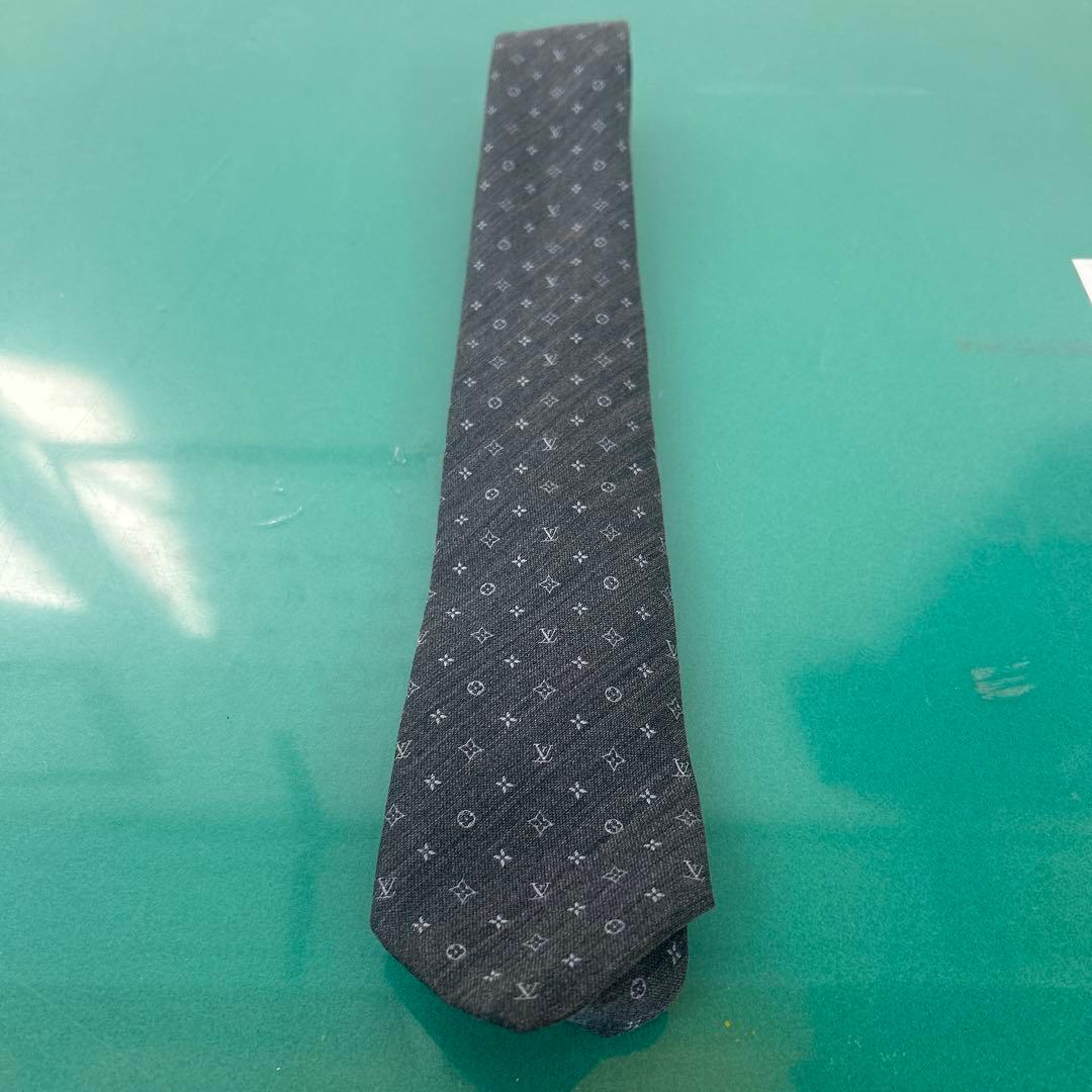 LOUIS VUITTON グレー ネクタイ