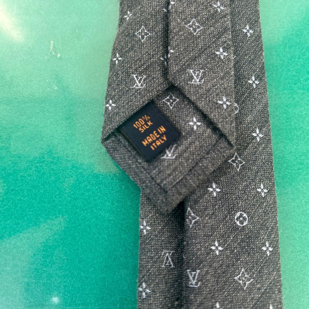 LOUIS VUITTON グレー ネクタイ