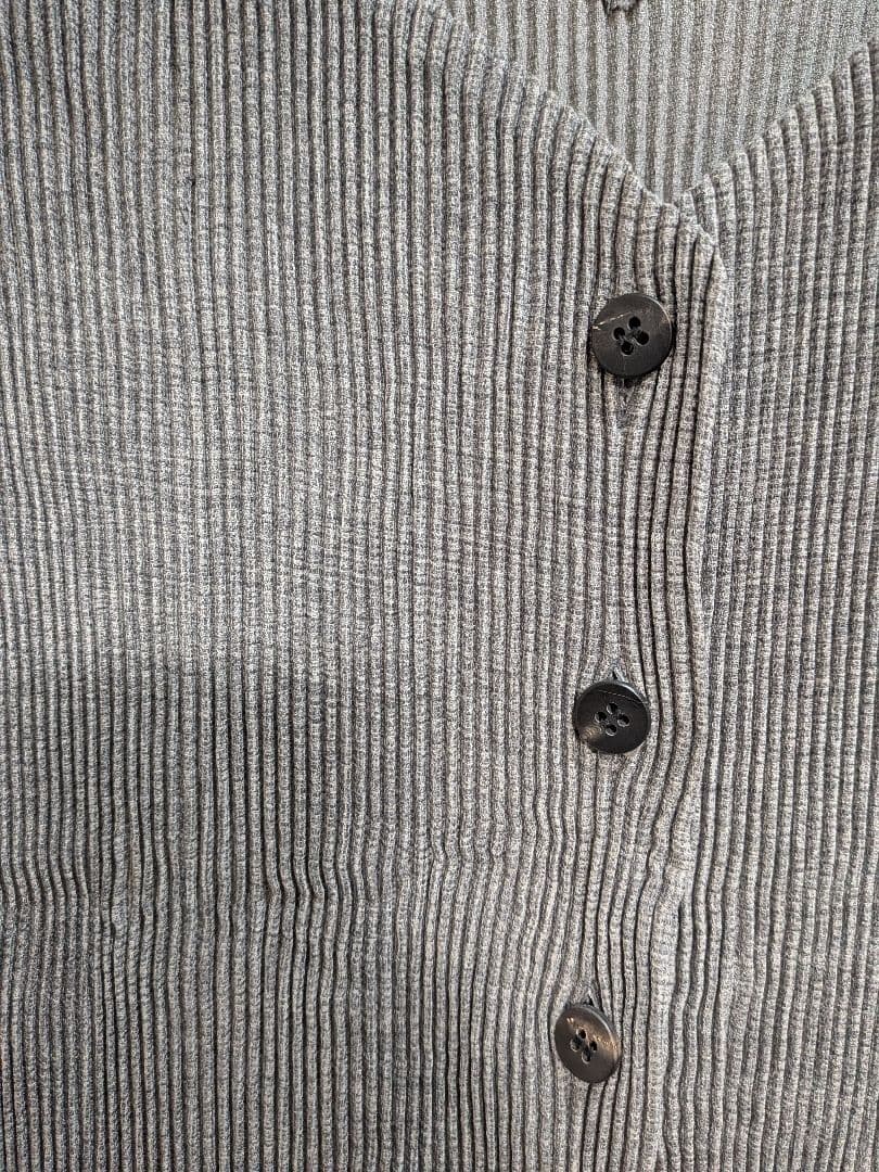 ISSEY MIYAKE グレー 　プリーツ　ベスト