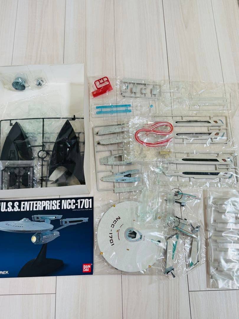 未組立 バンダイ 1/850 スタートレック エンタープライズ NCC-1701