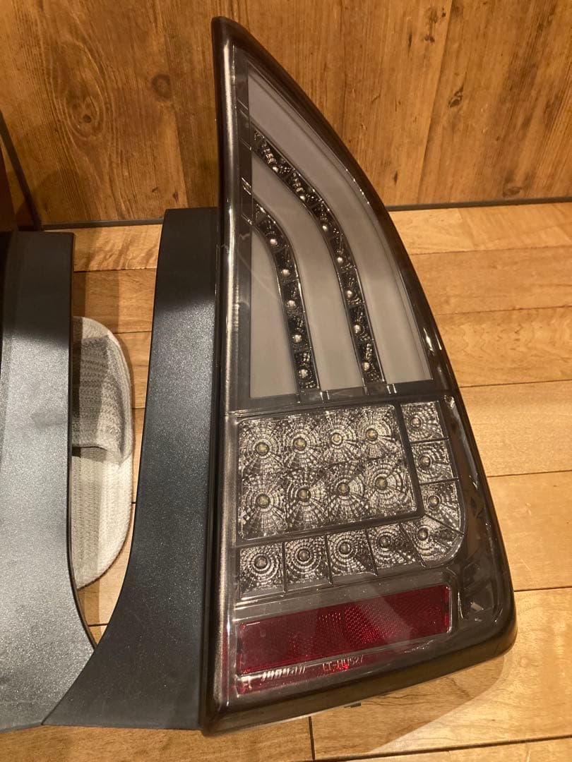 プリウス30 テールライト ZVW30 LED 左右セット LT-HU527