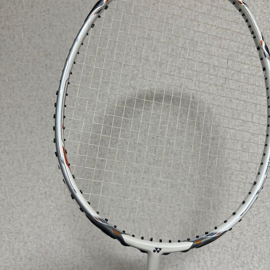 ラケット YONEX VOLTRIC 70 E-tune 4UG5