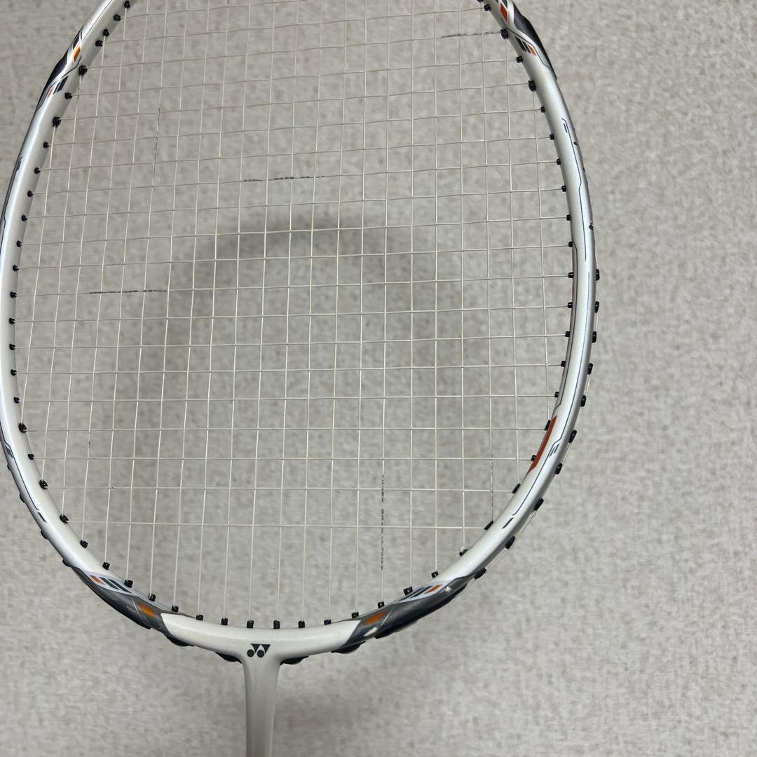 ラケット YONEX VOLTRIC 70 E-tune 4UG5
