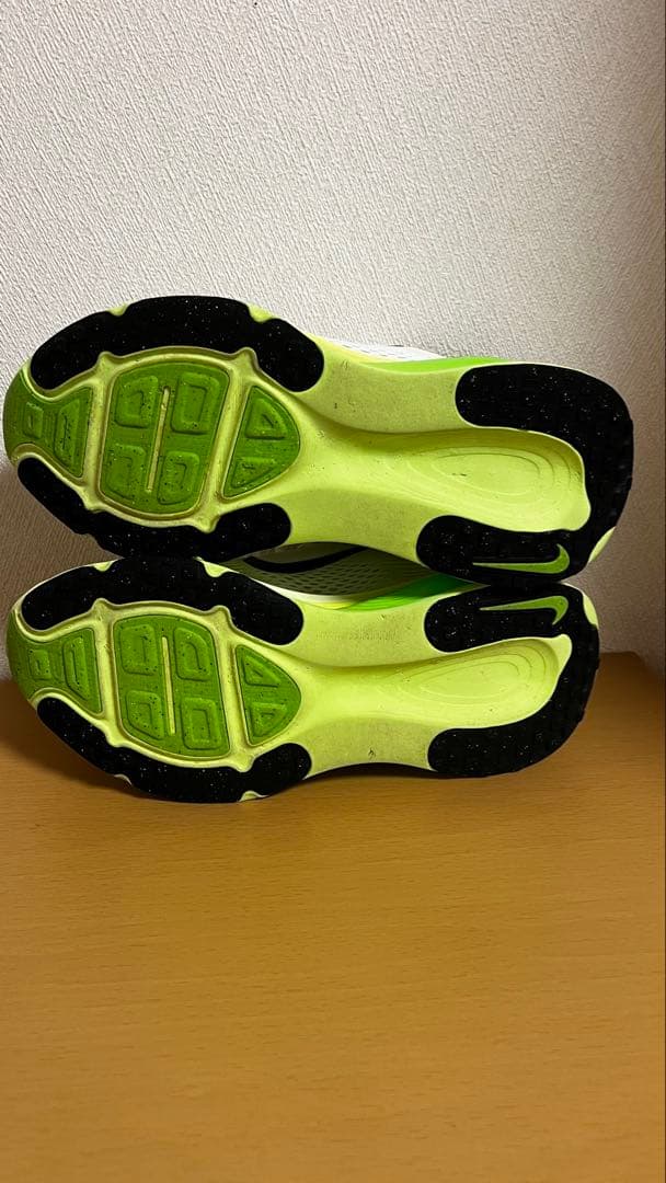 箱根駅伝価格　NIKE vomero18 ナイキ ボメロ18 （26.0㎝）