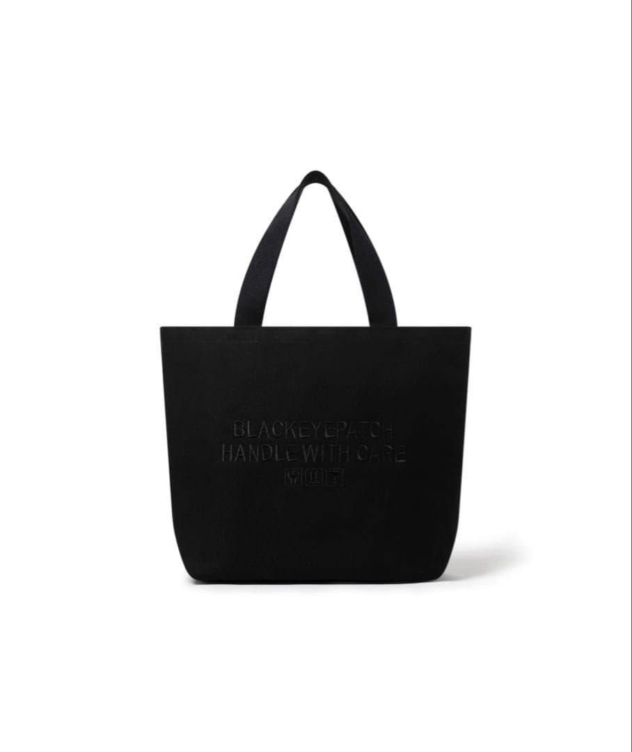 バッグ BLACK EYEPATCH HWC LABEL TOTE BAG MEDIUM