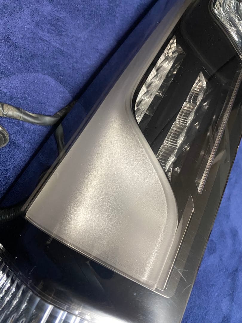 送料込み　RP5 ステップワゴンスパーダハイブリッドテールランプ 助手席側