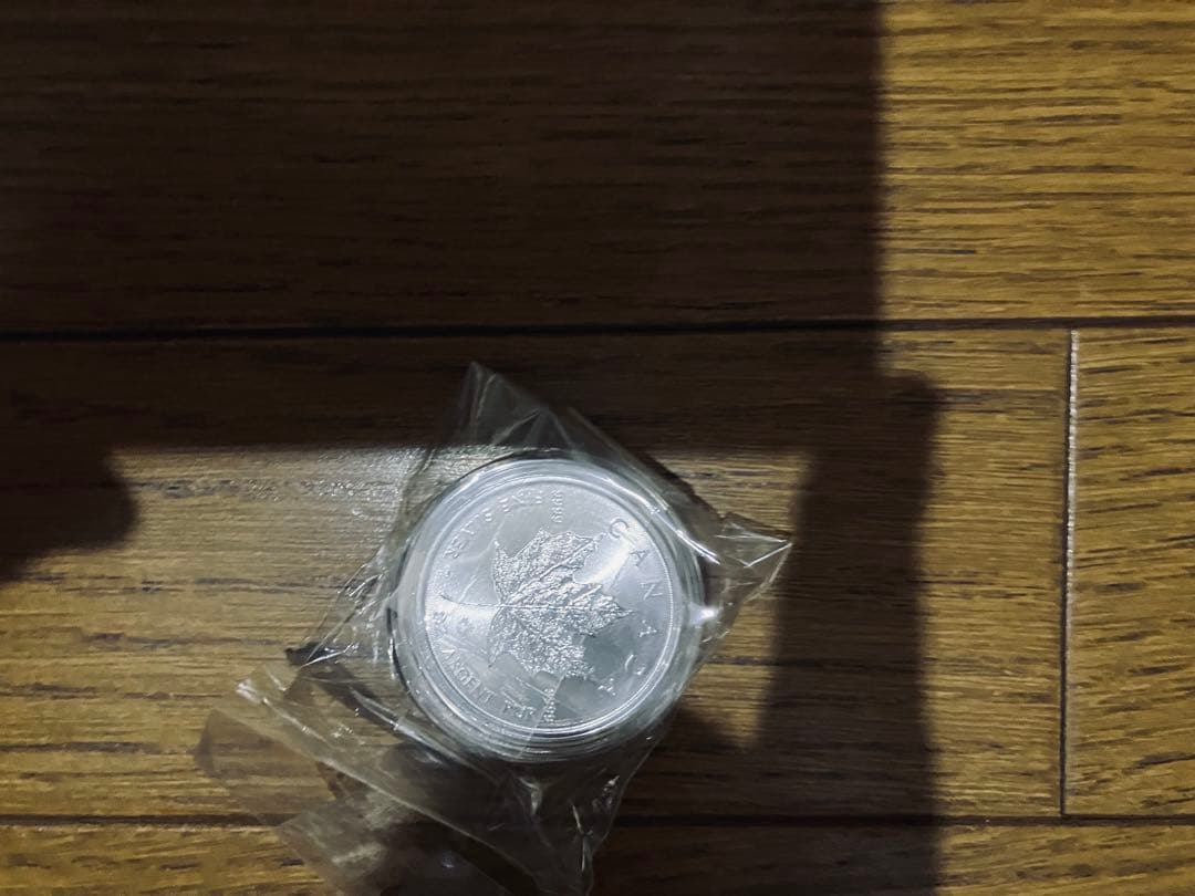 純銀1オンス、カナダメイプルリーフ銀貨2個ケース入り、未開封