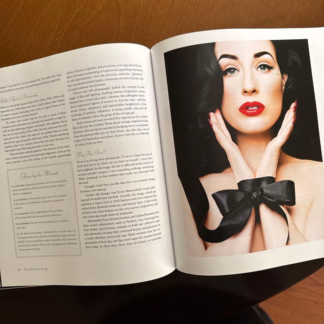 Dita von teese 洋書　大型書　ビューティー本
