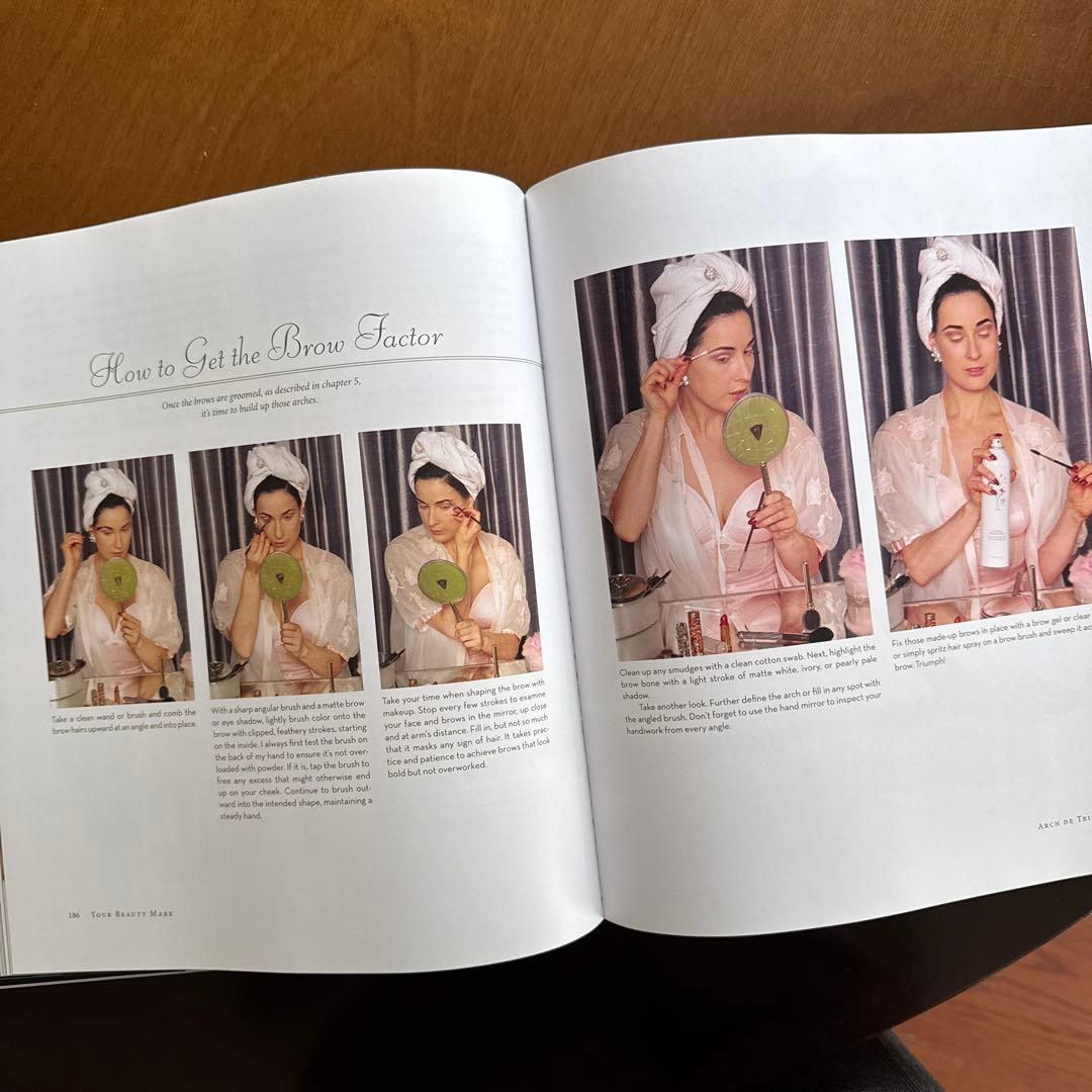 Dita von teese 洋書　大型書　ビューティー本