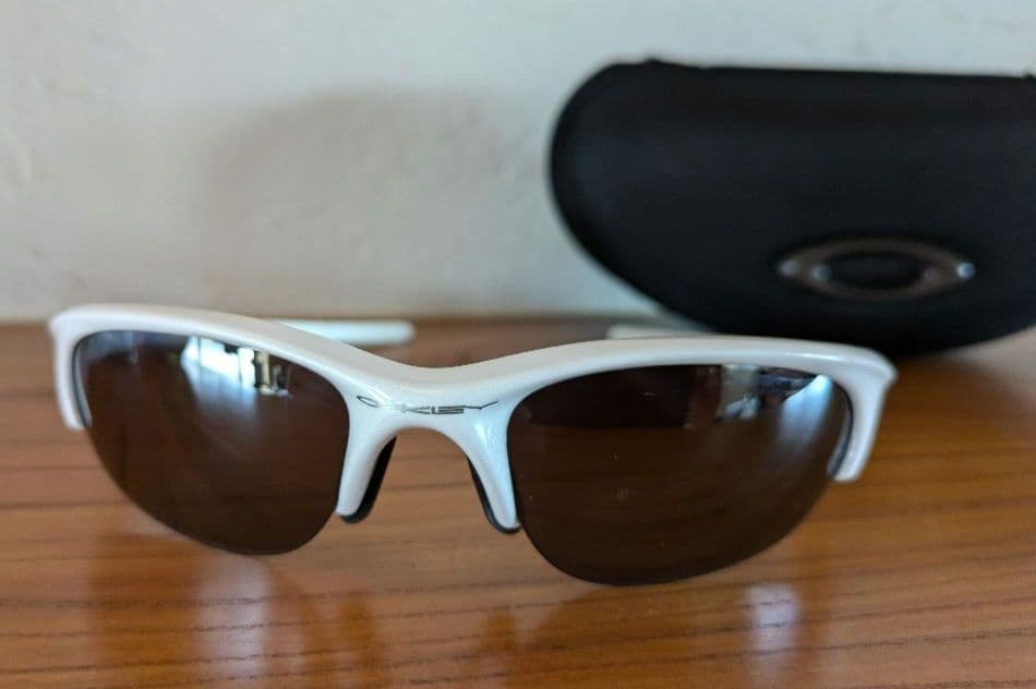 最終お値下げ！Oakley サングラス ホワイトフレーム03-624J