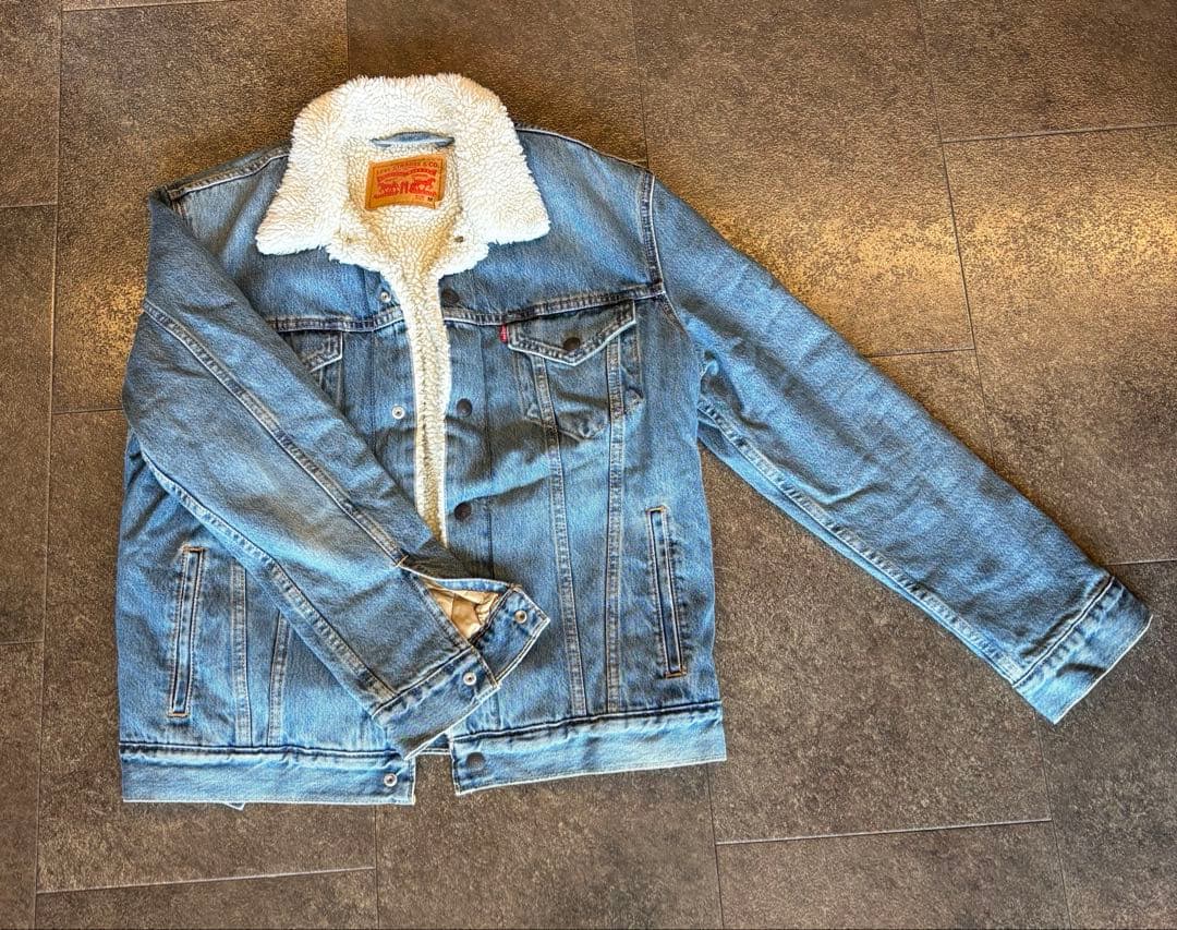Levi's ボア襟付きデニムジャケット Mサイズ