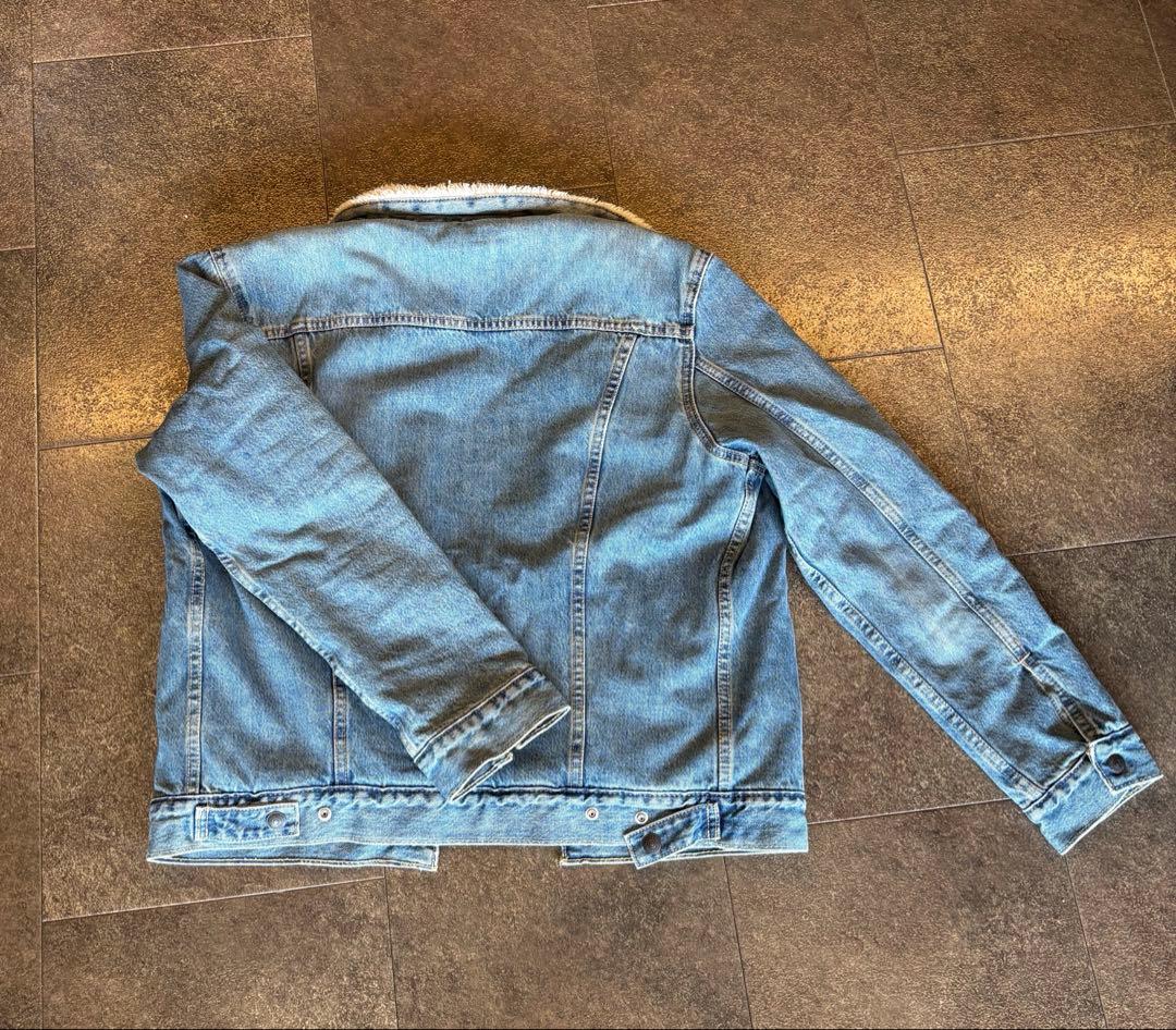 Levi's ボア襟付きデニムジャケット Mサイズ