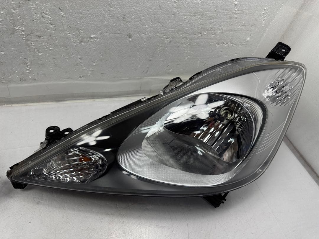 美品 ホンダ FIT フィット ヘッドライト左右セット ハロゲン P6865